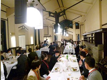 「最高学部卒業を祝う会」開催