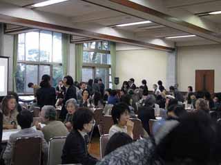 18.学部食堂 お茶の会のひと時